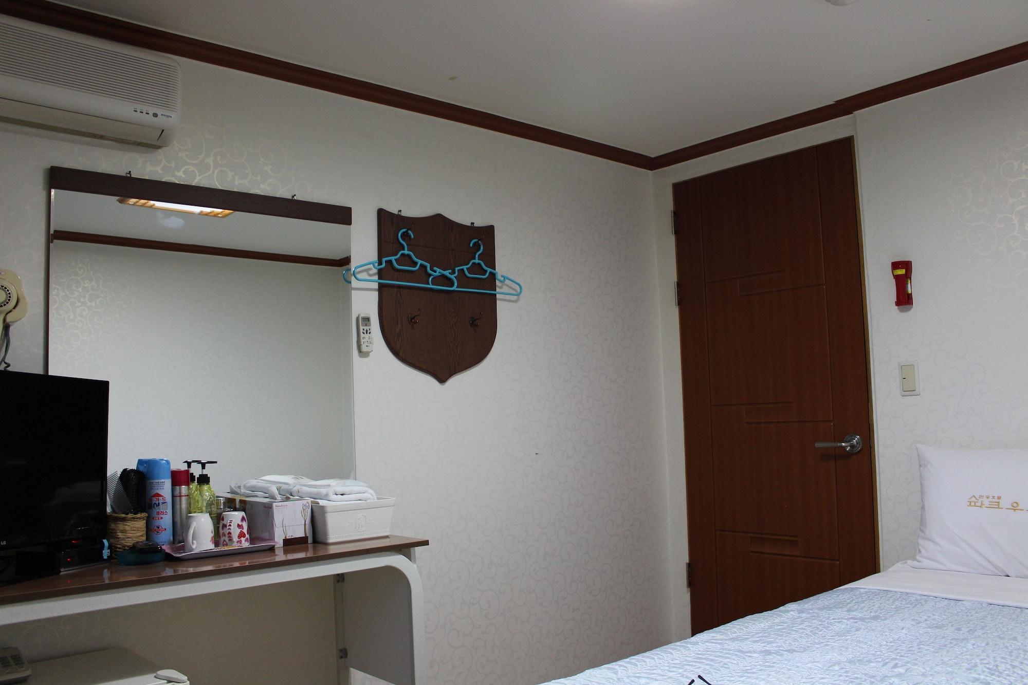 Hotel Parkwood Incheon Airport Εξωτερικό φωτογραφία